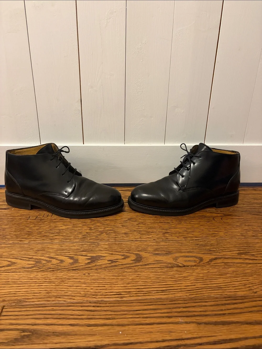 Kenneth Cole New York- Made in Italy Black Leather Chukka Boots Men’s (size 11)